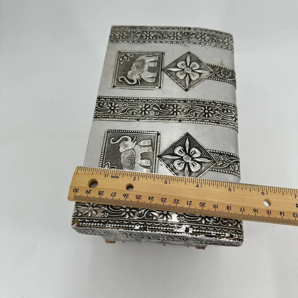 Vintage Indian Silver Tone Embossed Elephant Jewelry Box Velvet Lined Trunk